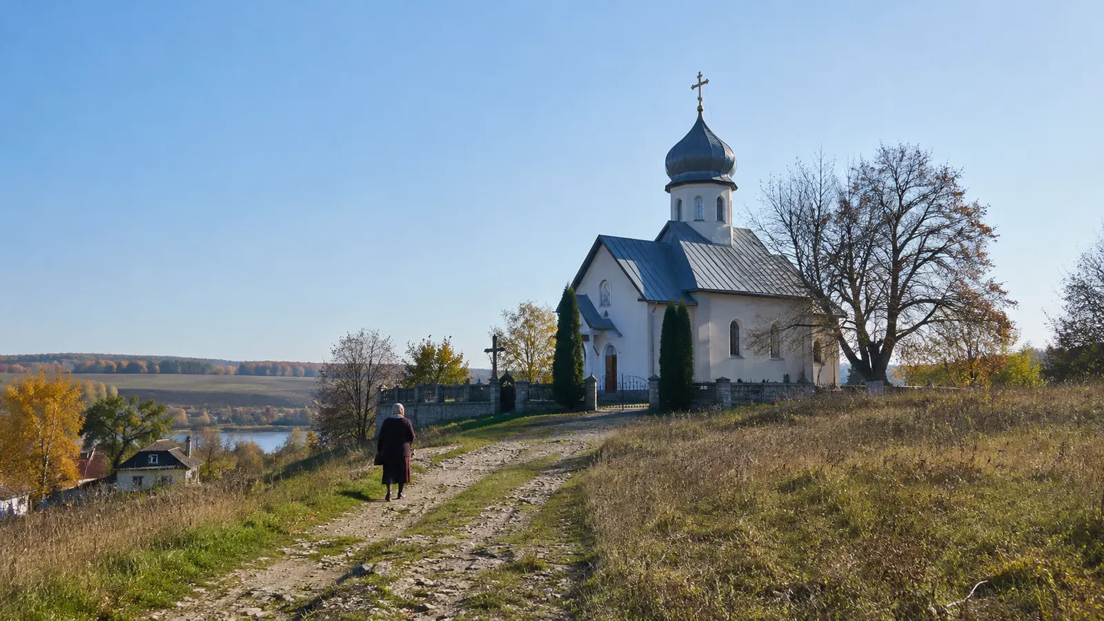 Сільська церква і людина на стежці — віра і психотерапія